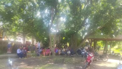 တောင်ငူ ဘုန်းတော်ကြီးကျောင်း တစ်ကျောင်း၌ ခိုလှုံနေကြသည့် ကျေးရွာသူရွာသားအချို့ကို စက်တင်ဘာလ ၂၂ ရက်တွင် တွေ့ရစဉ် (ဓာတ်ပုံ- မြေပြင်ပေးပို့)