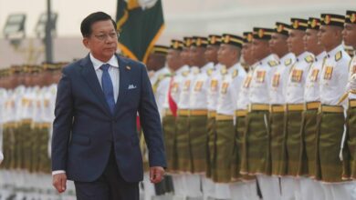 ၂၀၂၆ ခုနှစ် အောက်တိုဘာလ ၈ ရက်က မလေးရှားနိုင်ငံတွင် တွေ့ရသော မြန်မာစစ်ခေါင်းဆောင် မင်းအောင်လှိုင်။ (ဓာတ်ပုံ- EPA)