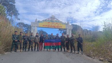 မင်းတပ်မြို့သိမ်းတိုက်ပွဲအပြီးတွေ့ရသည့် ဆလိုင်းယောမန်နှင့် CDF မင်းတပ်တပ်ဖွဲ့ဝင်များ။ Photo Credit - Yaw Mang Facebook