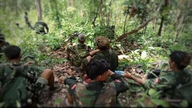 စစ်ကိုင်းတိုင်း အင်းတော်မြို့နယ်တွင် လှုပ်ရှားနေသည့် PDF တပ်ဖွဲ့ဝင်များကိုတွေ့ရစဉ်။ (ဓာတ်ပုံ - ပေးပို့)